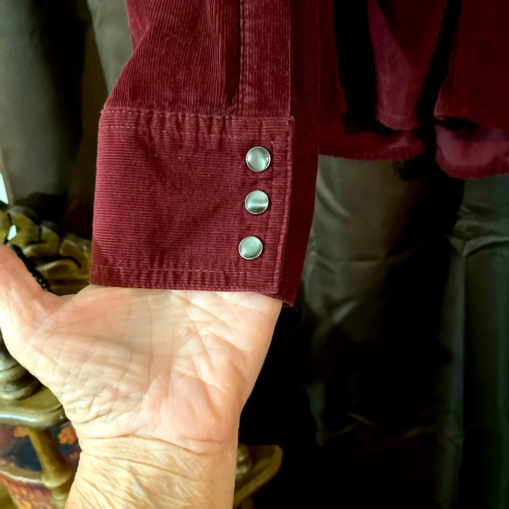 Gap girls, size L, Burgundy wine with Pearl looking snaps - Picture 3 of 4